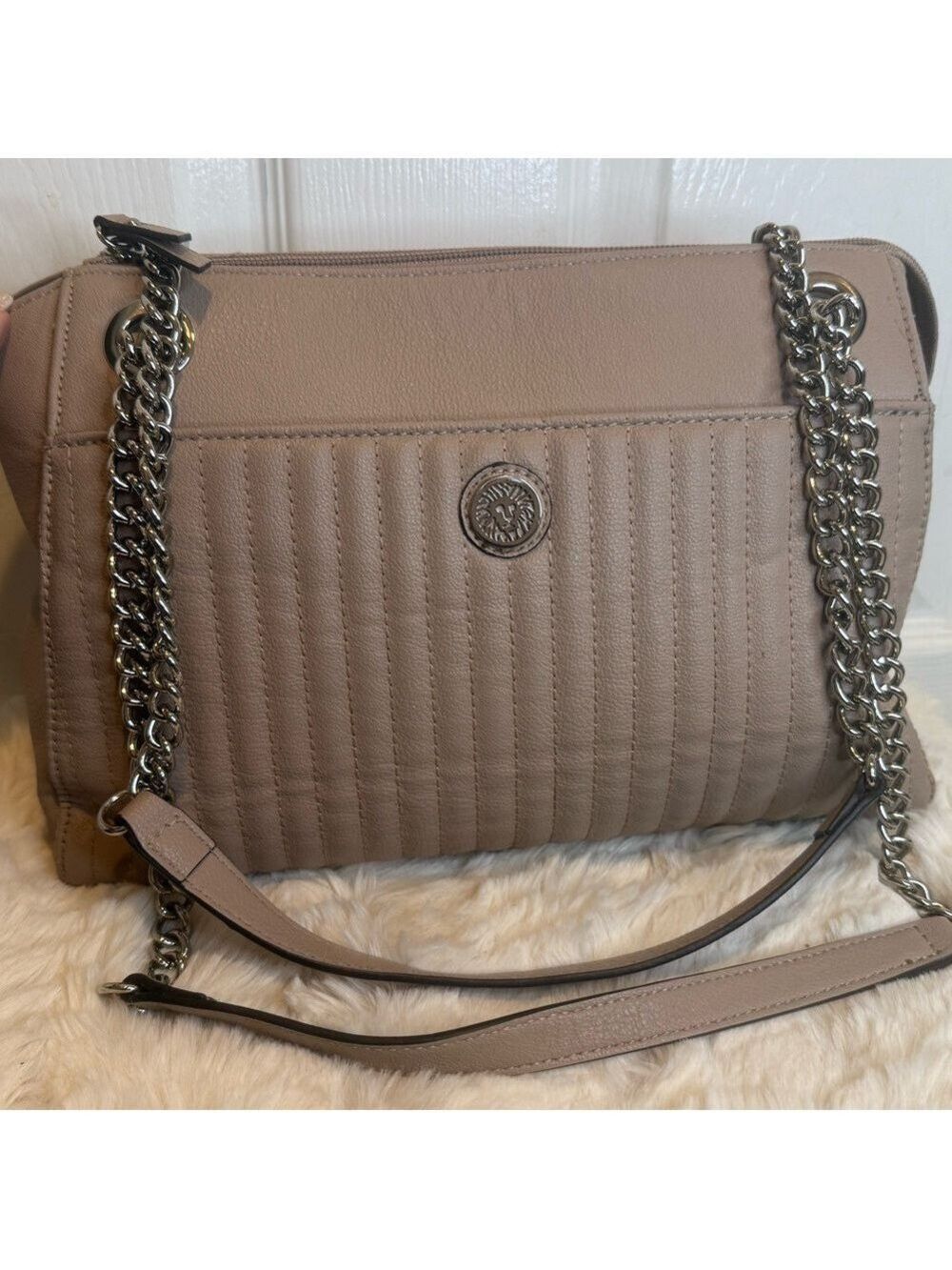 ANN KLEIN TAN QUILTED SHOULDER BAG WITH LOGO MEDALLION